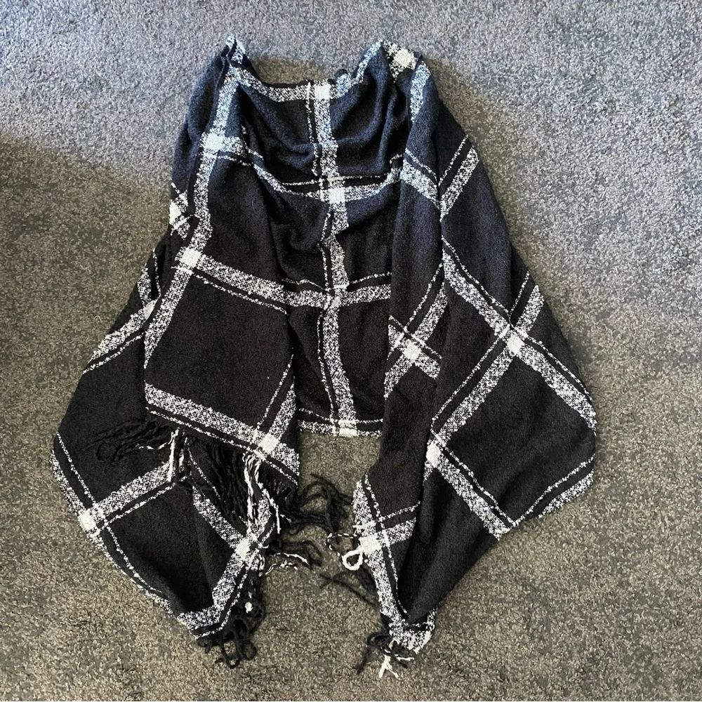 boutique fringe plaid wrap one size new July sale